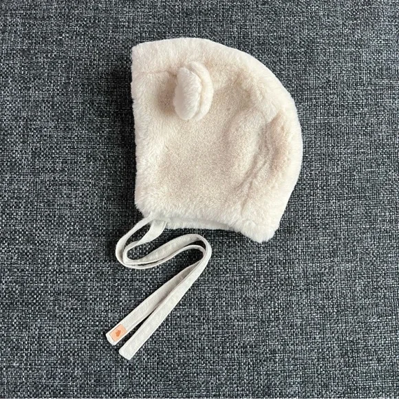 Native Fable Polar Bear Bonnet Size 2/3 Years